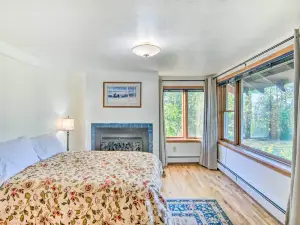 'Moose Park Lodge' Charming Walden Retreat!