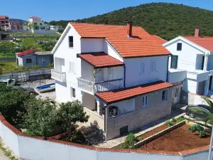 Apartments Lemeš - Comfort One Bedroom Apartment with Garden View (Apt5)