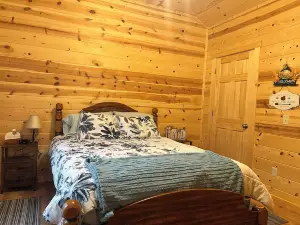 Spring Retreat, Personal Grill, Pet Friendly