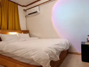 Changwon Masan Petit Hotel