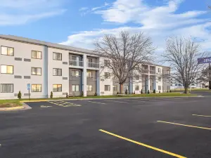 Spark by Hilton Bettendorf Quad Cities