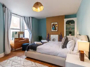 Cosy Margate Getaway, sleeps 5 By ADLIV
