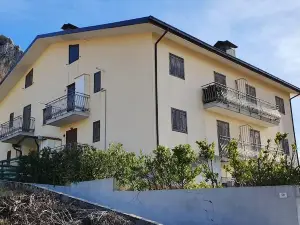 Apartment with 2 Bedrooms in Pizzoferrato, with Wonderful Mountain View, Balcony and Wifi