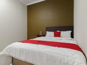 RedDoorz Near Cikampek Mall Karawang