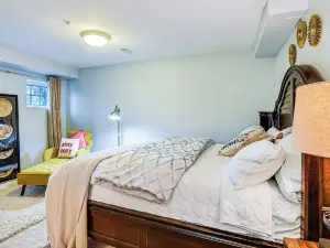 Pet-Friendly DC Area Condo w/ Yard!