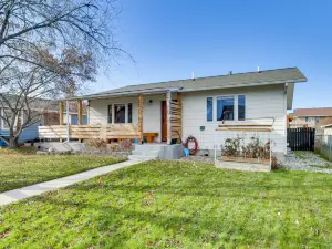 12 Mi to Bozeman: Duplex w/ Sauna & Yard