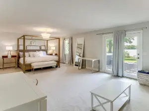 Lakefront Home on 17 Acres: 9 Mi to Dtwn Brainerd!