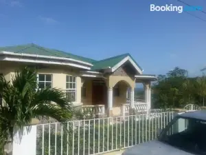 科羅索爾公寓酒店