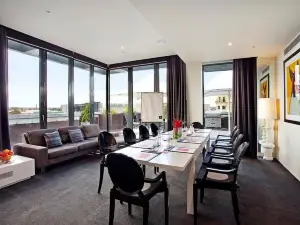 Elli Prahran