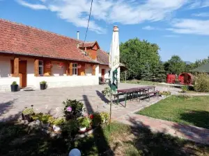 Hegyalja Vendégház