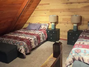 Red Bluffs Lodge Upper Unit, located on the River, minutes from Devils Tower!