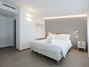 Miramed Rooms
