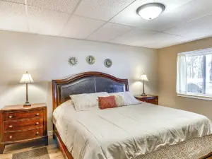 White Swan Lake Home Near Hiking & Snowmobiling!