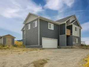 Balcony & Stunning Views: Airy Apt in Idaho Falls
