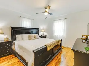 Pet-Friendly Home: X Mi to Rehoboth Beach