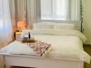 Tropical Studio Boutique - Cerca de Gozalandia
