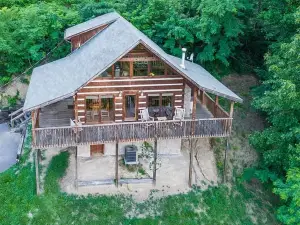 View! Private! Hot Tub,Pool Table,Fireplace,Relax!