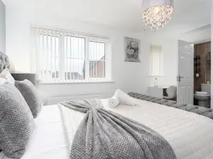 Charming 3 Bedroom Home with Garden near Doncaster