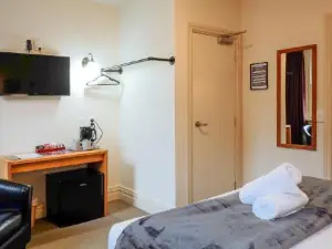 더 그랜드 호텔 앤드 바