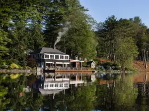 Private 37 Acre Lake Estate on 164 Acres - 11 BR