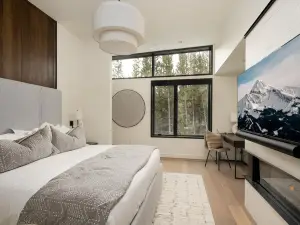 5 Thistle Way 4 Bedroom Home by Moonlight Basin Lodging