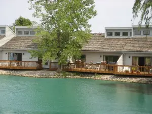 Peaceful 2Br, Condo on Pond - Overlooks 9th Hole at Sawmill Creek Golf Resort
