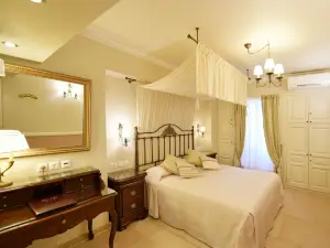 Angelica Traditional Boutique Hotel