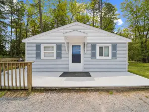 Stunning Lakefront Views and Cozy Amenities - Charming Escape