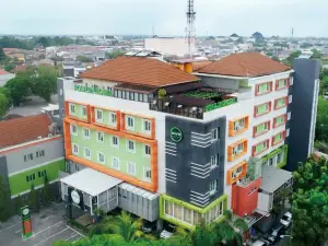 Pose in Solo by Wstay