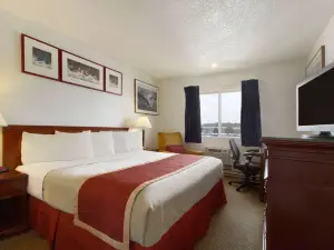 Travelodge by Wyndham Port of Tacoma WA
