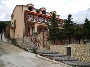 Katarina Apartments and Rooms