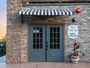 Lodge at 5600