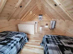 Luxury Custom Built Cabin in Jackman with Direct Trail Access for Powersports