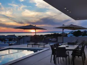 Luxury Villa del Sol