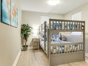 Endless Entertainment! Unique & Cozy Theodore Home
