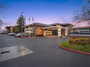 La Quinta Inn & Suites by Wyndham Oakland - Hayward