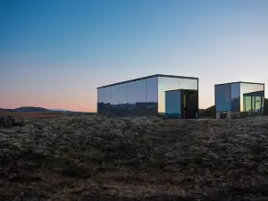 ÖÖD Hekla Horizon - Mirror Houses