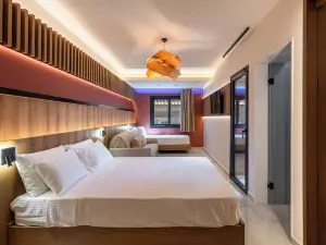 Zoi Girni - Seaside Hotel