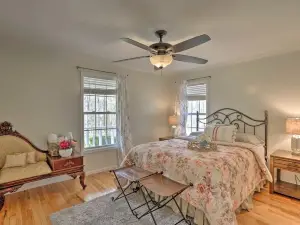 Home - Retreat w/ Pool and Hot Tub on 5 acres !!