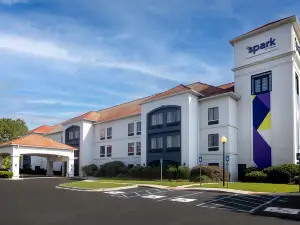 薩凡納機場福朋喜來登飯店