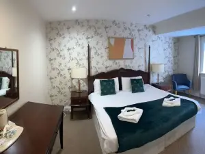 The Rose and Crown Hotel