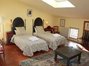 Hostellerie et la Parenthese Uzes