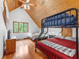 Rec Garage ~ Fire Pit ~ Pool ~ Sauna ~ Views