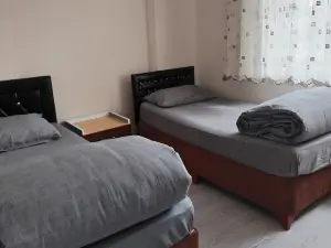 อูนเย คาวัคลาร์ กูนลูก เอว