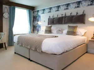 The Elephant at the Market