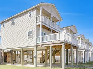 1 Min Walk to Beach A Surfside Beach Favorite!