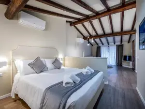 Garibaldi Luxury Apartments