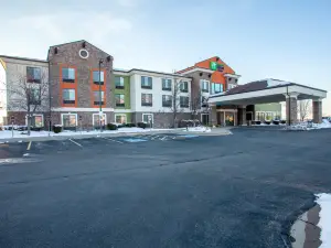 智選假日套房酒店洛根