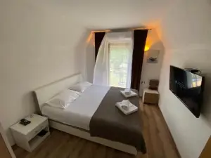 Vikendica sa Bazenom