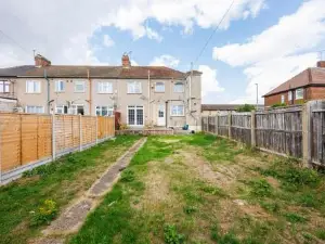 Spacious Dagenham 4Bedroom House with Parking